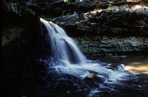 Salt lamps counteract the bad effects on our health of positive ions