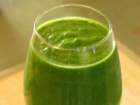 You can add Superfoods to a basic green smoothie to give a power start to your day 
