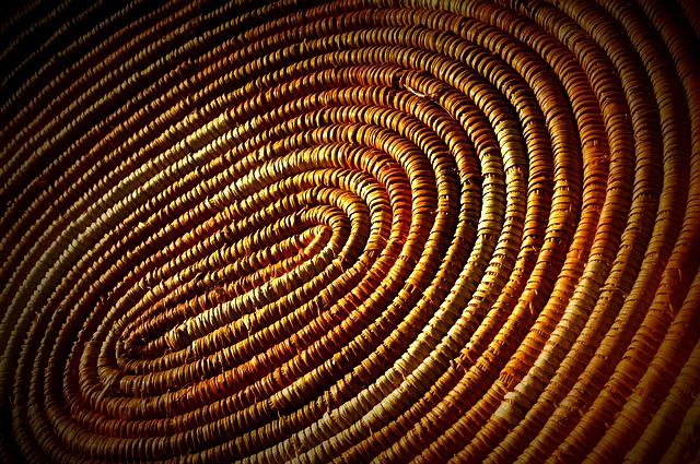 weave basket-228294_640